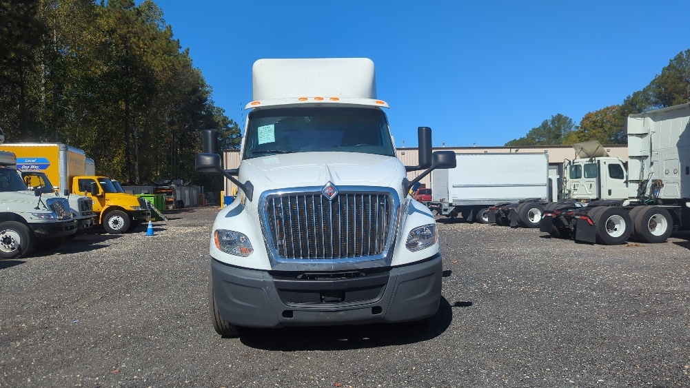 Used 2019 International LT - photo 2