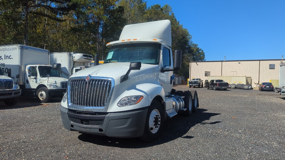 Used 2019 International LT - photo 5