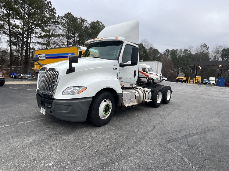 Used 2019 International LT - photo 5