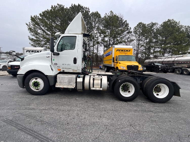 Used 2019 International LT - photo 6