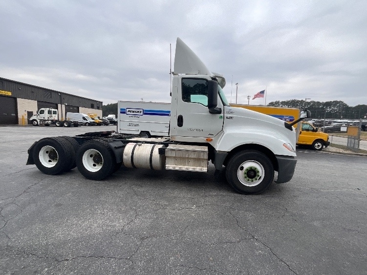 Used 2019 International LT - photo 9