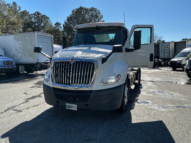 Used 2019 International LT - photo 2