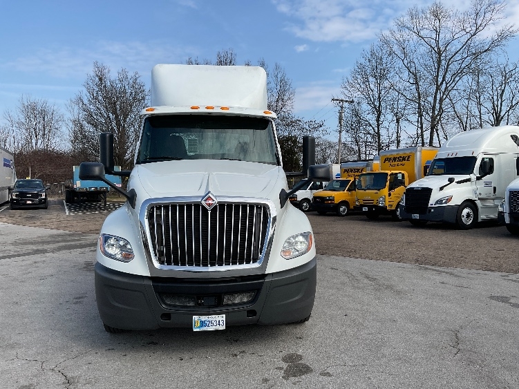 Used 2019 International LT - photo 2
