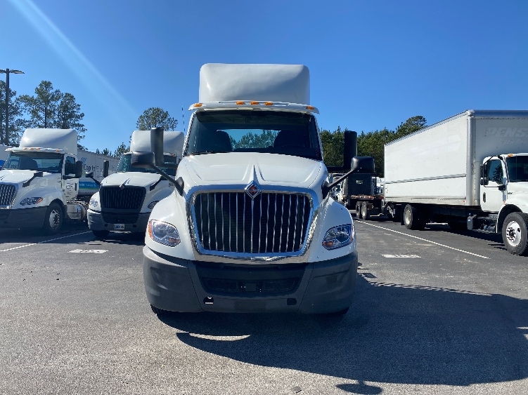 Used 2019 International LT - photo 2