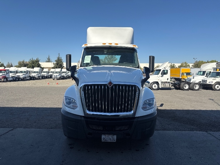 Used 2019 International LT - photo 2