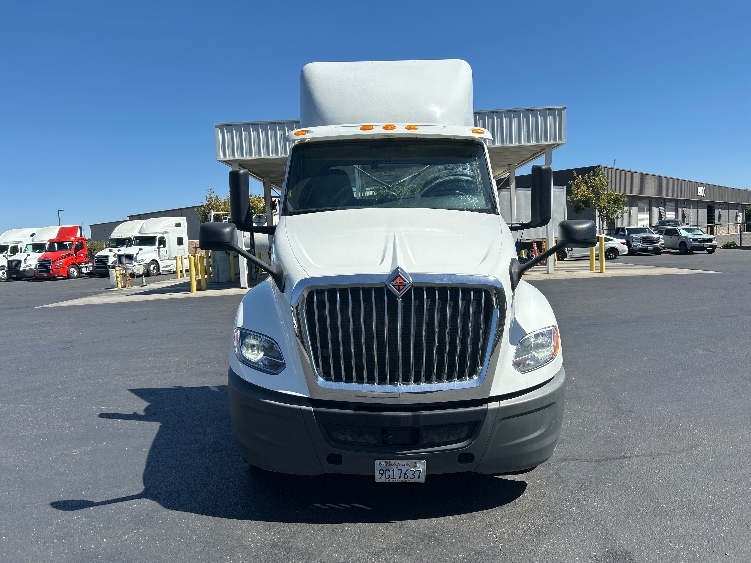 Used 2019 International LT - photo 2