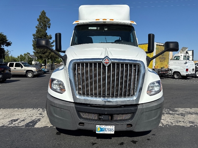 Used 2019 International LT - photo 2