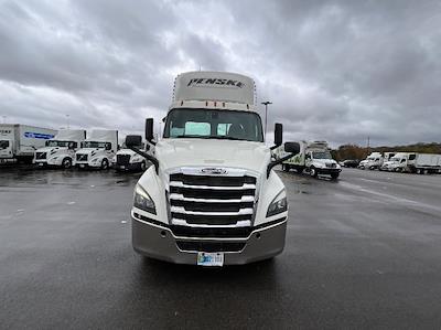 Used 2019 Freightliner Cascadia Detroit DD13 Semi Truck for sale #3330000 - photo 2