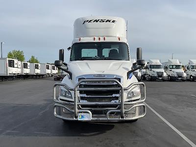 Used 2019 Freightliner Cascadia Detroit DD13 Semi Truck for sale #3330051 - photo 2