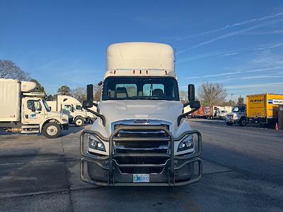 Used 2020 Freightliner Cascadia Detroit DD13 Semi Truck for sale #3330104 - photo 2