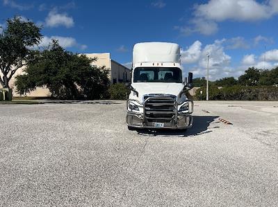 Used 2020 Freightliner Cascadia Detroit DD13 Semi Truck for sale #3330116 - photo 2
