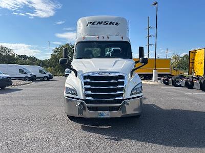 Used 2020 Freightliner Cascadia Detroit DD13 Semi Truck for sale #3330176 - photo 2