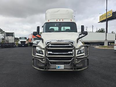 Used 2020 Freightliner Cascadia Detroit DD13 Semi Truck for sale #3330179 - photo 2