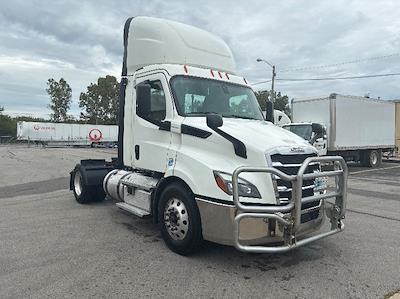 Used 2020 Freightliner Cascadia Detroit DD13 Semi Truck for sale #3330189 - photo 1