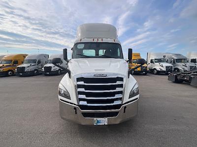 Used 2020 Freightliner Cascadia Detroit DD13 Semi Truck for sale #3330204 - photo 2
