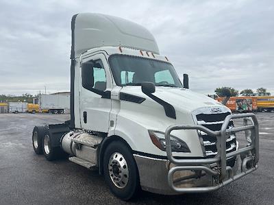 Used 2020 Freightliner Cascadia Detroit DD13 Semi Truck for sale #3330206 - photo 1