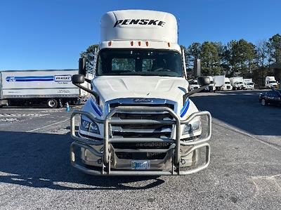 Used 2020 Freightliner Cascadia Detroit DD13 Semi Truck for sale #3330246 - photo 2