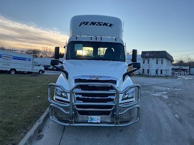 Used 2020 Freightliner Cascadia Detroit DD13 Semi Truck for sale #3330278 - photo 2