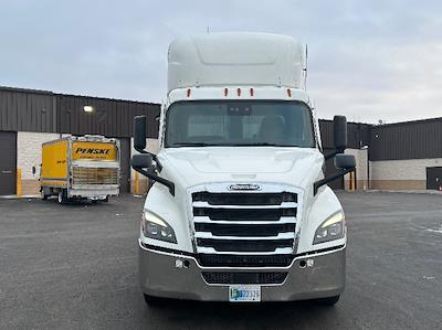Used 2020 Freightliner Cascadia Detroit DD13 Semi Truck for sale #3330338 - photo 2