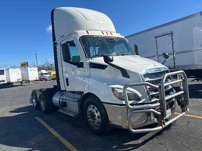 Used 2021 Freightliner Cascadia - photo 1