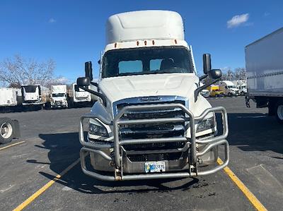 Used 2021 Freightliner Cascadia - photo 1