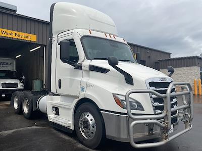 Used 2021 Freightliner Cascadia Detroit DD13 Semi Truck for sale #3330426 - photo 1