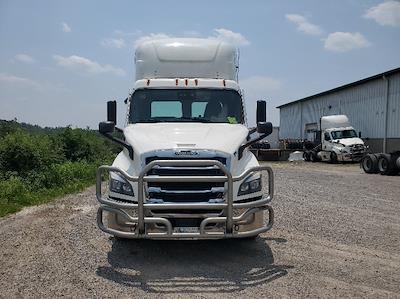 Used 2021 Freightliner Cascadia Detroit DD13 Semi Truck for sale #3330427 - photo 2
