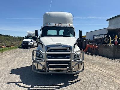 Used 2021 Freightliner Cascadia Detroit DD13 Semi Truck for sale #3330430 - photo 2