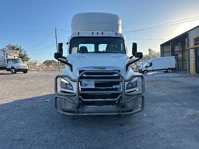 Used 2021 Freightliner Cascadia Detroit DD13 Semi Truck for sale #3330523 - photo 2