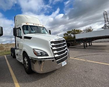 Used 2019 Freightliner Cascadia Detroit DD15AT Semi Truck for sale #333259 - photo 1