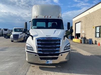 Used 2019 Freightliner Cascadia Detroit DD13 Semi Truck for sale #333464 - photo 2