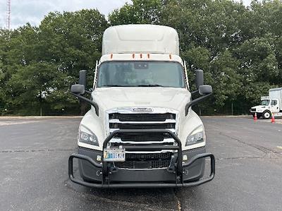 Used 2022 Freightliner Cascadia Detroit DD13 Semi Truck for sale #3334691 - photo 2