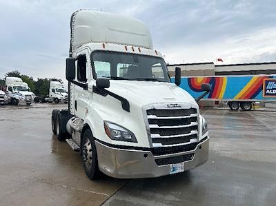 Used 2019 Freightliner Cascadia - photo 1