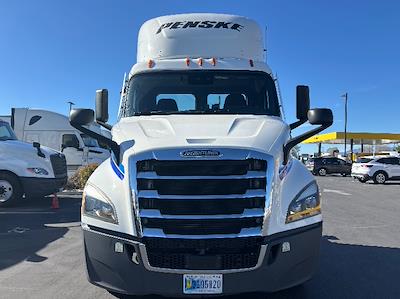 Used 2022 Freightliner Cascadia Detroit DD13 Semi Truck for sale #3334861 - photo 2