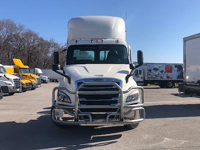 Used 2019 Freightliner Cascadia Detroit DD13 Semi Truck for sale #333727 - photo 2