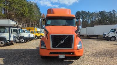 Used 2020 Volvo VNR - photo 1
