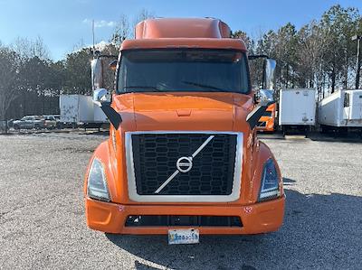 Used 2020 Volvo VNR - photo 1