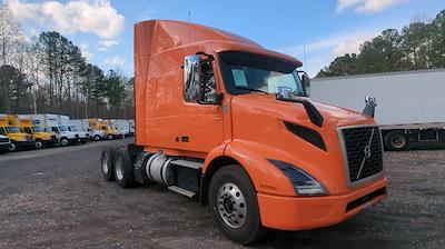 Used 2020 Volvo VNR - photo 1