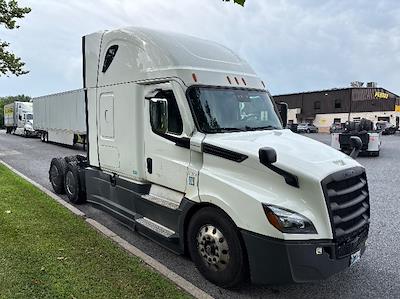 Used 2021 Freightliner Cascadia Detroit DD15AT Semi Truck with Sleeper Cab for sale #333814 - photo 1