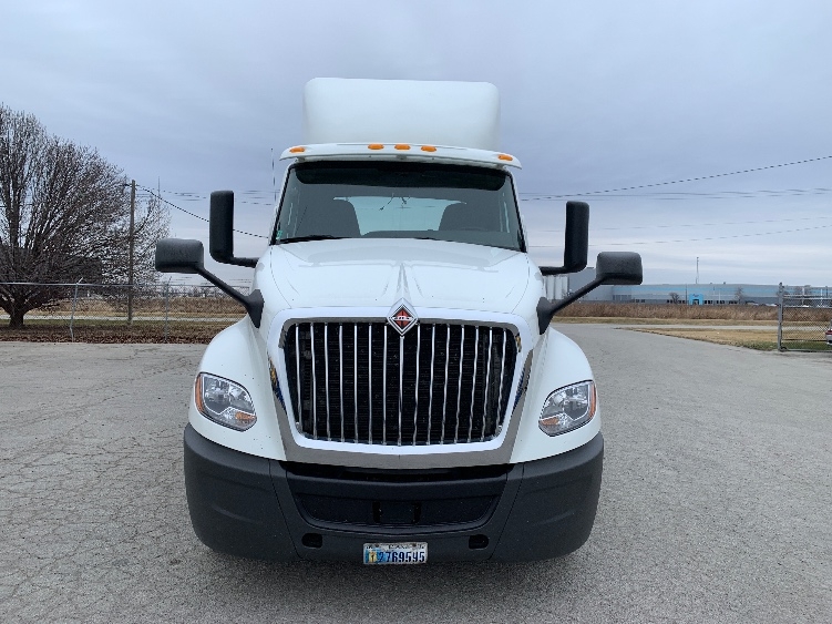 Used 2019 International LT - photo 2