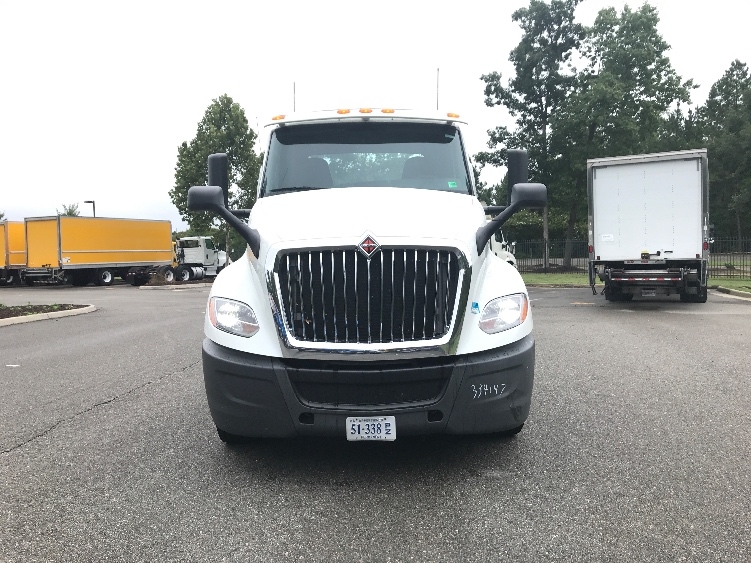 Used 2019 International LT - photo 2