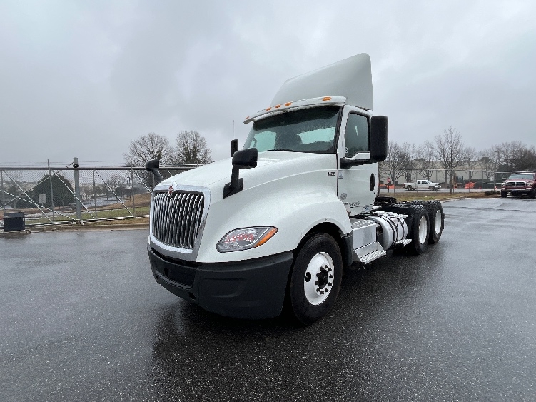 Used 2019 International LT - photo 5