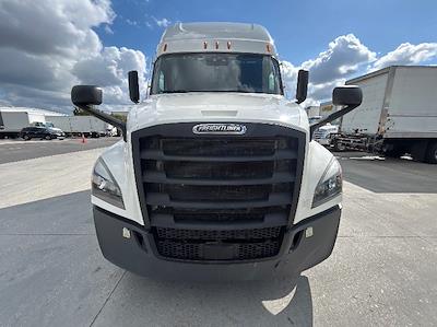 Used 2021 Freightliner Cascadia Detroit DD15AT Semi Truck with Sleeper Cab for sale #334405 - photo 2