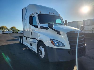 Used 2021 Freightliner Cascadia Detroit DD15AT Semi Truck with Sleeper Cab for sale #334420 - photo 1