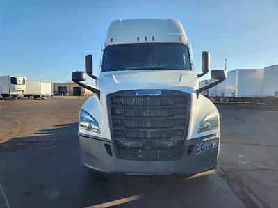 Used 2021 Freightliner Cascadia Detroit DD15AT Semi Truck with Sleeper Cab for sale #334420 - photo 2