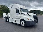 Used 2021 Freightliner Cascadia Detroit DD15AT Semi Truck with Sleeper Cab for sale #334422 - photo 1
