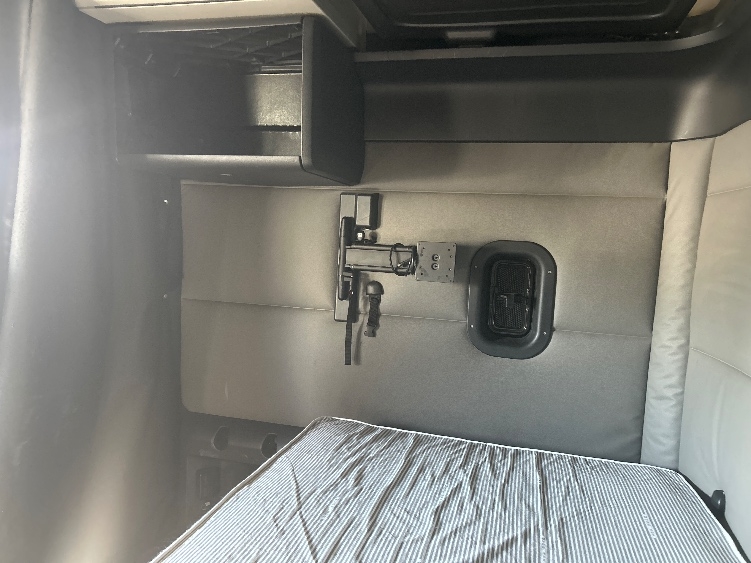 Used 2021 Freightliner Cascadia - photo 21