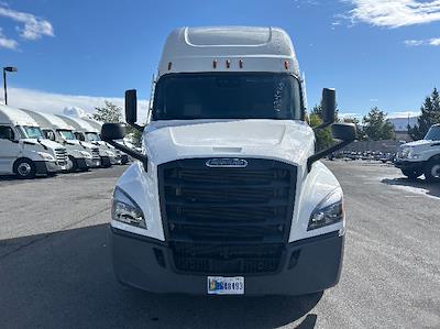 Used 2021 Freightliner Cascadia Detroit DD15AT Semi Truck with Sleeper Cab for sale #334426 - photo 2