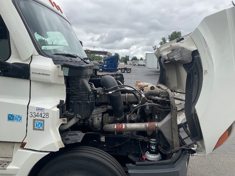 Used 2021 Freightliner Cascadia - photo 19