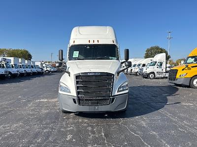 Used 2021 Freightliner Cascadia Detroit DD15AT Semi Truck with Sleeper Cab for sale #334435 - photo 2